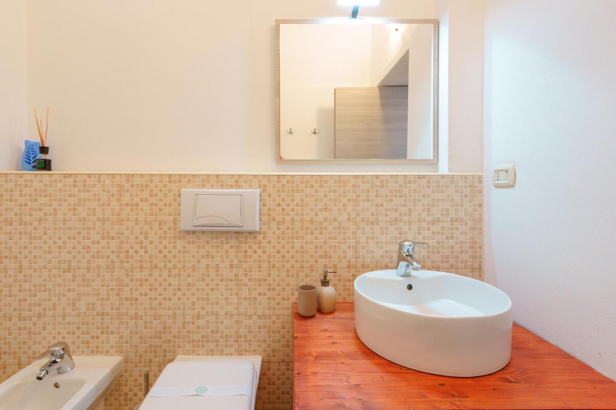 Bissenti Rooms - Eja Sardinia Cagliari Luaran gambar